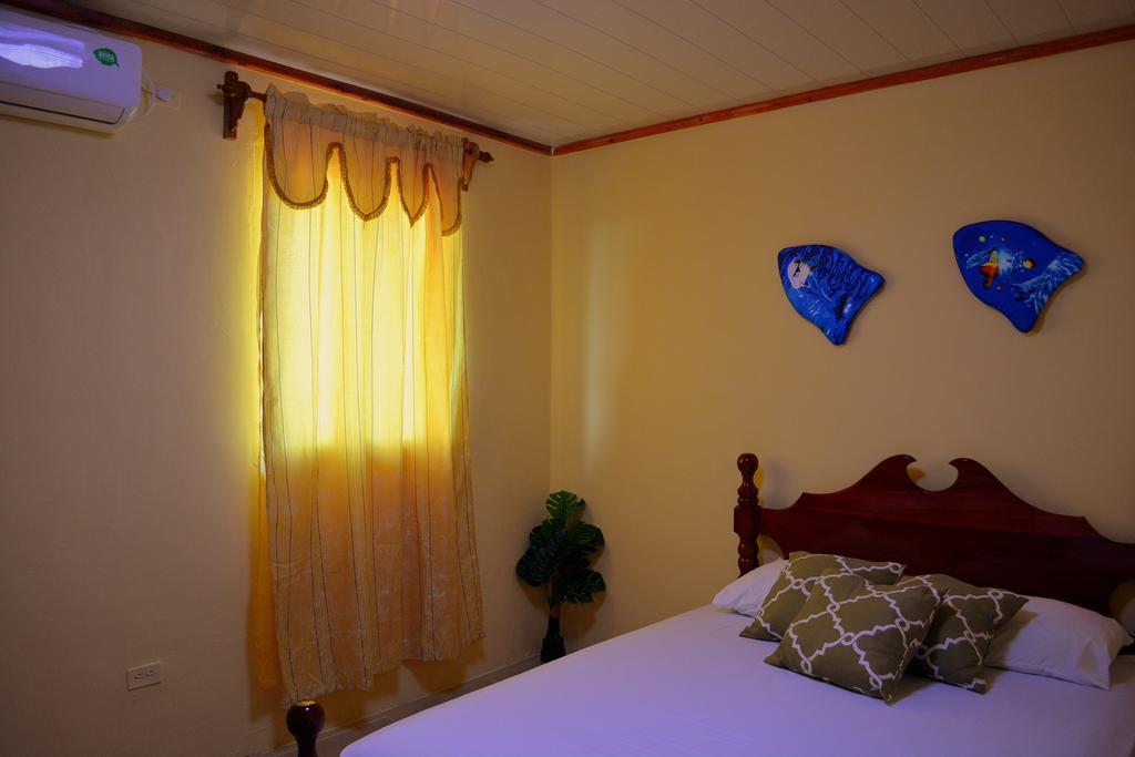 Bocas Reef Hotel Bocas Town Ngoại thất bức ảnh